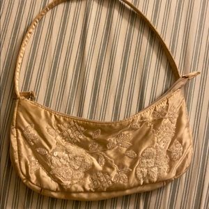 Embroidered shoulder bag